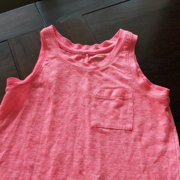 Light weight tank- Old Navy - Picture 2 of 3